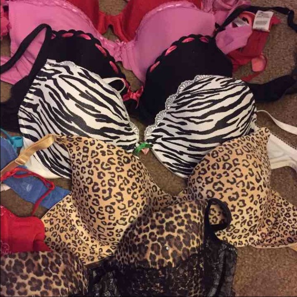23 bras - Picture 3 of 4