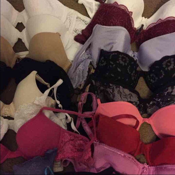 23 bras - Picture 4 of 4
