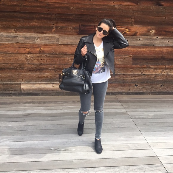 Meet your Posher, Megan - Picture 3 of 3