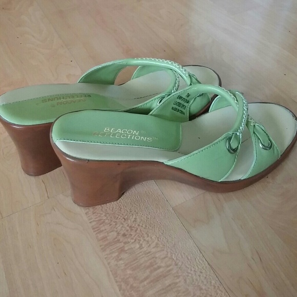 Green slip on wedge - Picture 2 of 4