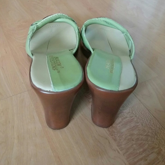 Green slip on wedge - Picture 3 of 4