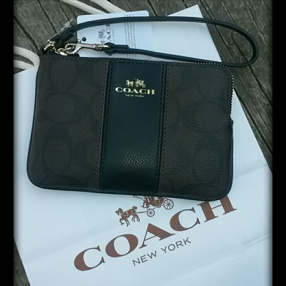 Coach Handbags - Coach wristlet