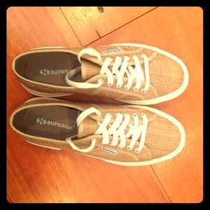 Slight brown Supergas