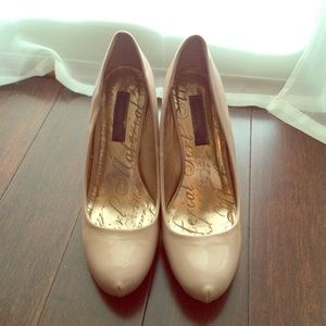 Material girl beige colored pumps