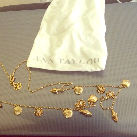 Ann Taylor shell necklace