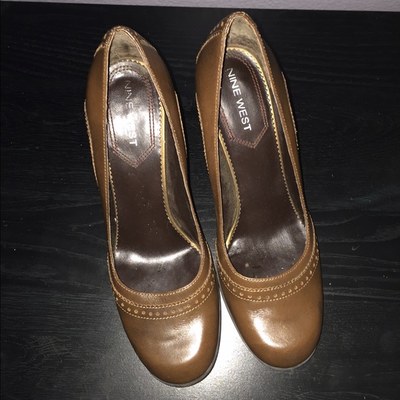 Nine West Petalo Brown Leather Round Toe Pumps