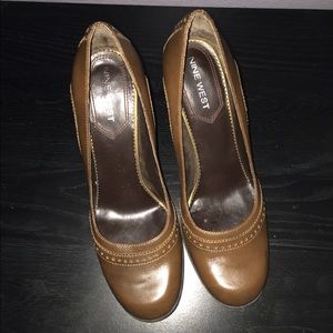 Nine West Petalo Brown Leather Round Toe Pumps