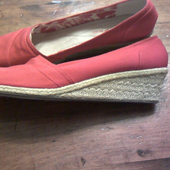Shoes - Picture 2 of 2