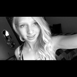 Meet your Posher, Kayla