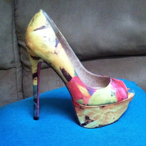 Betsey Johnson NWOT Heels