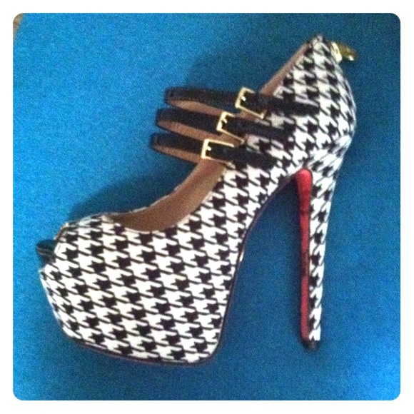 Betsey Johnson Shoes - Betsey Johnson NWOT Pumps