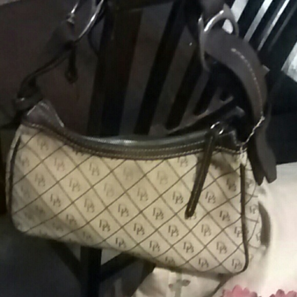Dooney bourke - Picture 2 of 2