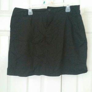 Black skort