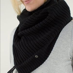 Lululemon Falling Freely Neck Warmer/Scarf