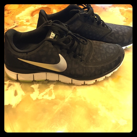 Nike free 5.0 tennis shoes