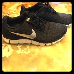 Nike free 5.0 tennis shoes