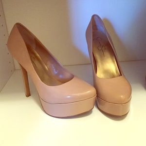 Jessica Simpson nude stilettos