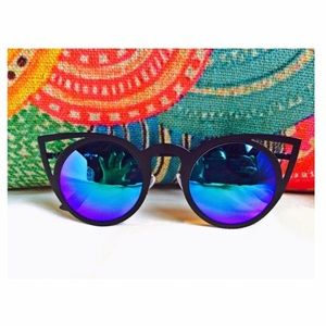 Quay "Invader" Dup Sunglasses 👽