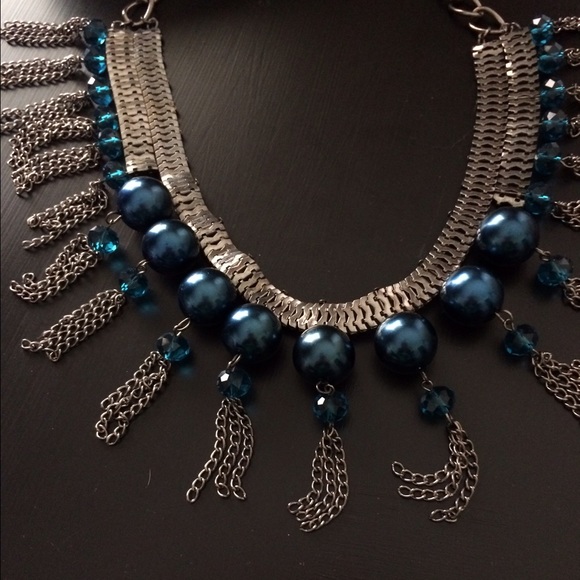 ❌❌❌SOLD STATEMENT NECKLACE ❌❌❌ - Picture 2 of 4