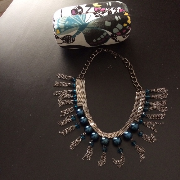 ❌❌❌SOLD STATEMENT NECKLACE ❌❌❌ - Picture 3 of 4