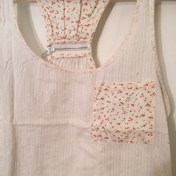Flower pocket zipper racer back tank