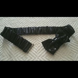 🐈Black satin sequined bow belt.