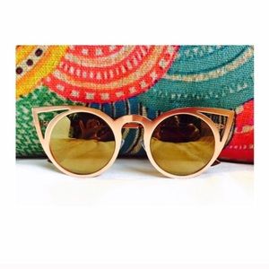 Quay "Invader" Dup Sunglasses 😎