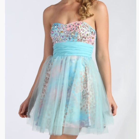 Beautiful Homecoming / Prom Dress✨