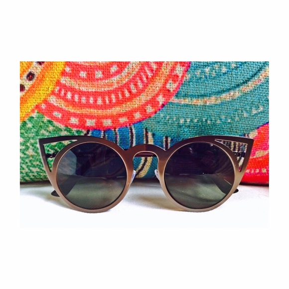 Quay "Invader" Dup Sunglasses 👽