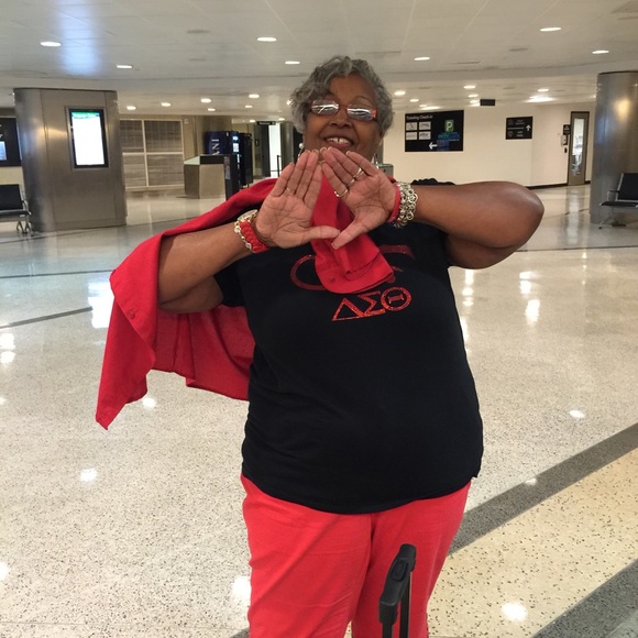 Meet your Posher, Jacquelyn - Picture 1 of 1