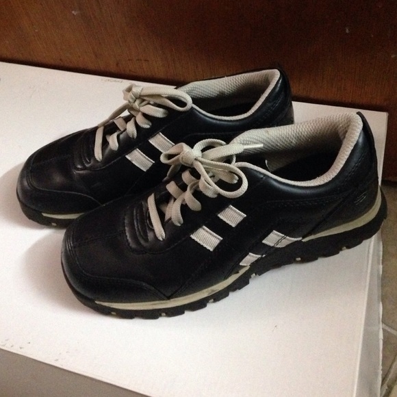 Sketchers Sneaks