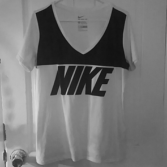 Nike Tops - Nike Shirt