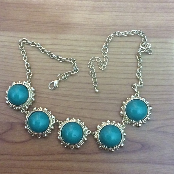 Statement necklace