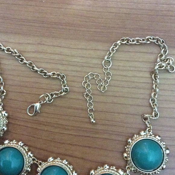 Statement necklace - Picture 2 of 4