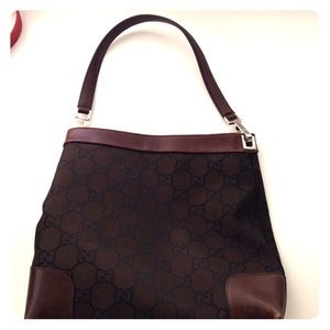 Brown Gucci shoulder bag. Authentic