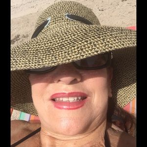 Meet your Posher, Norma