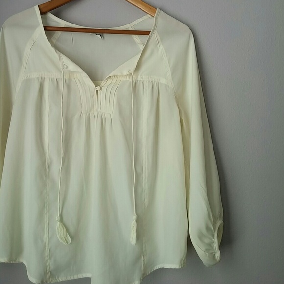 American Eagle Outfitters Tops - SOLD AEO cream top with tassles