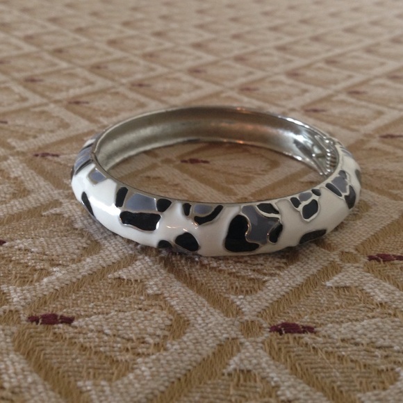 Leopard print bracelet