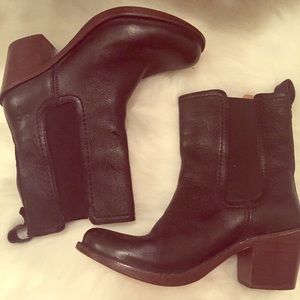 Frye pull on black leather Chelsea heel booties