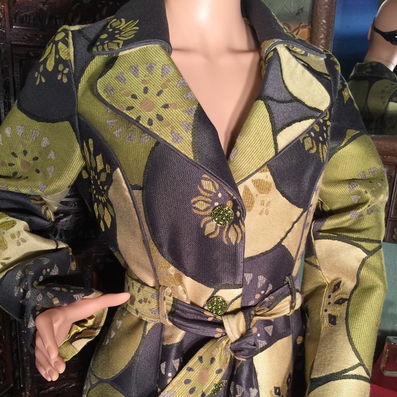 3 Sisters Coat.  FANCY, FUNKY AND FUN 😍