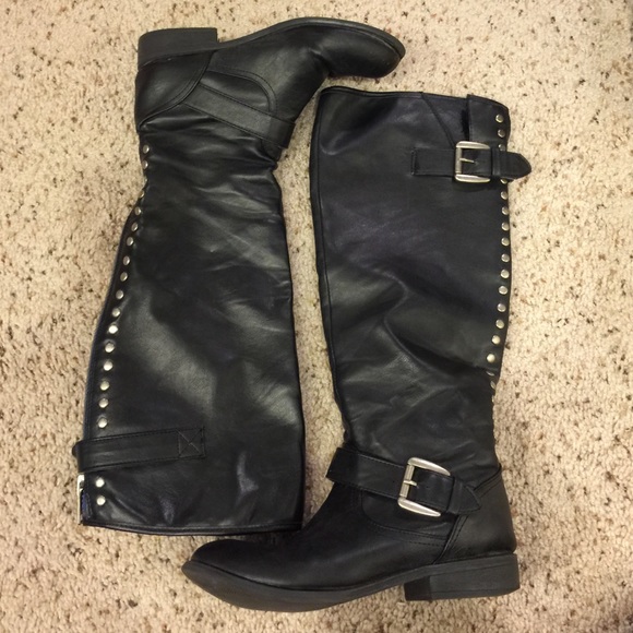 Black boots