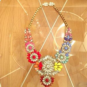 NWOT: Glam statement necklace