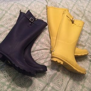 Pair of rain boots great condition!