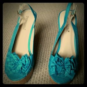 NWOT Blue wedges