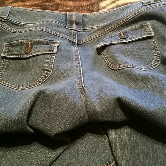 Jeans - Picture 2 of 3