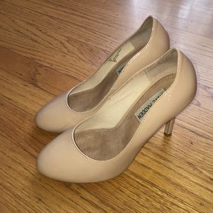 Steve Madden Nude pumps