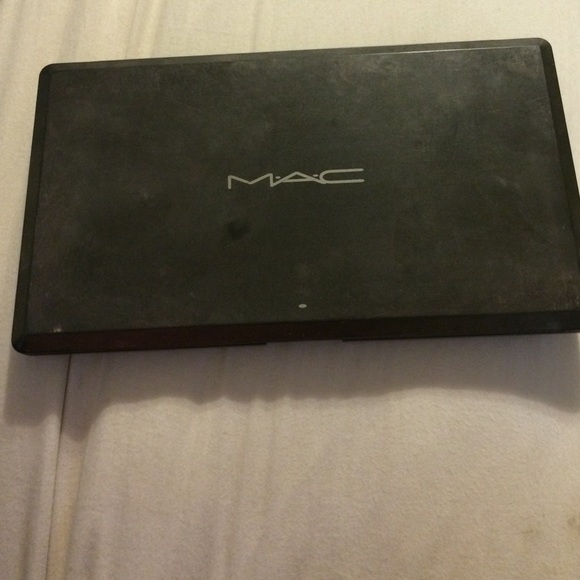 MAC empty 15 pan palette