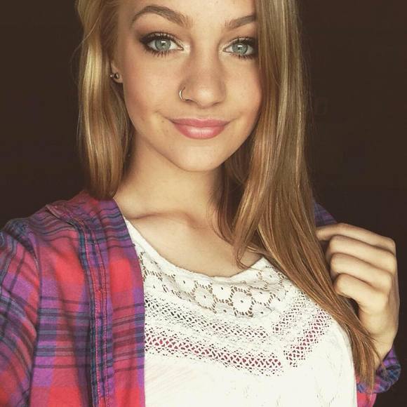 Meet your Posher, Paige - Picture 1 of 1