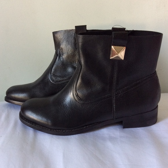 Express Shoes - Express Black Booties