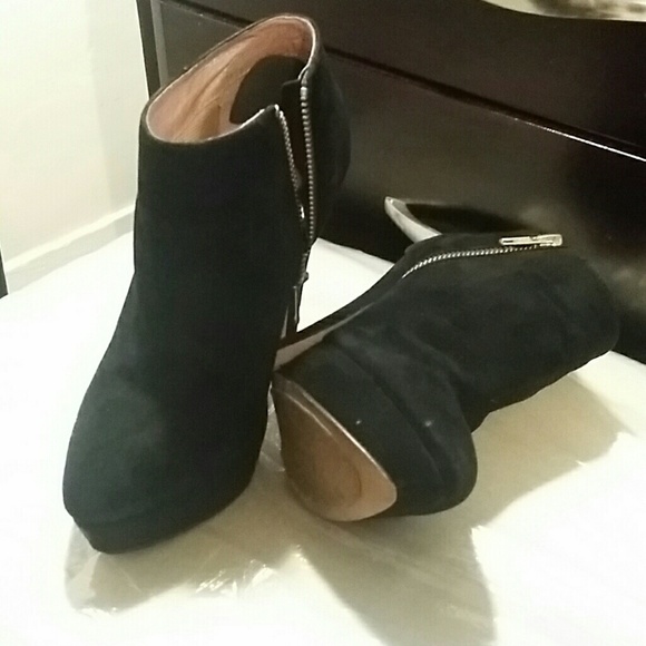 Aldo black shoes